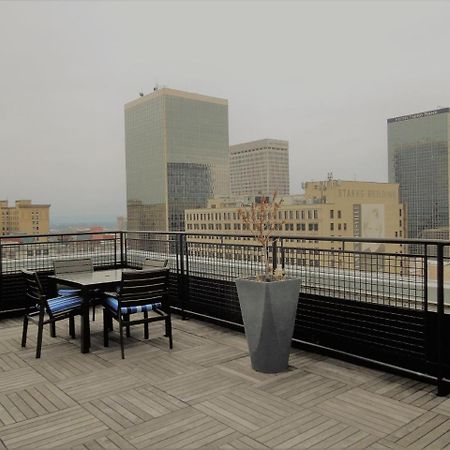 High Rise Downtown Venue Apartment Louisville Exterior photo