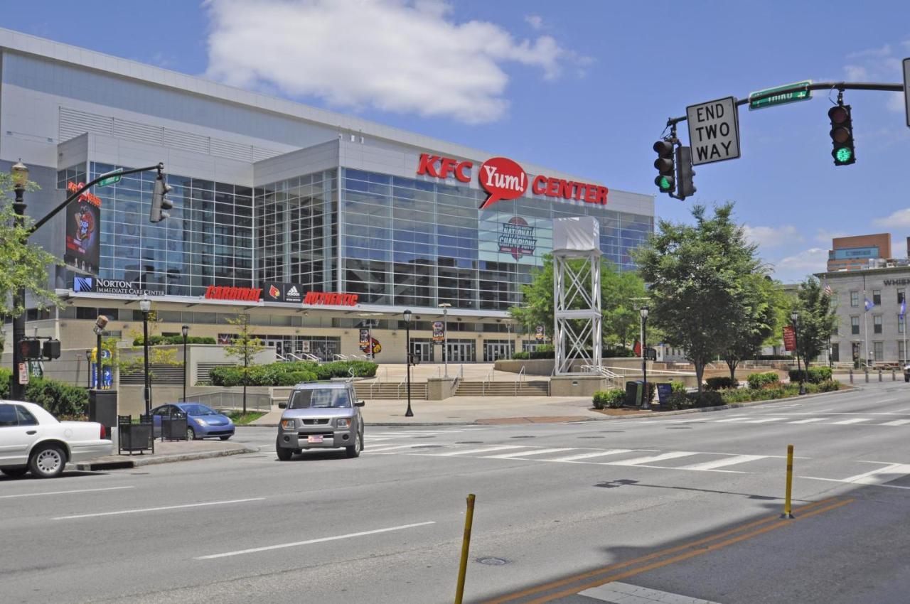 High Rise Downtown Venue Apartment Louisville Exterior photo