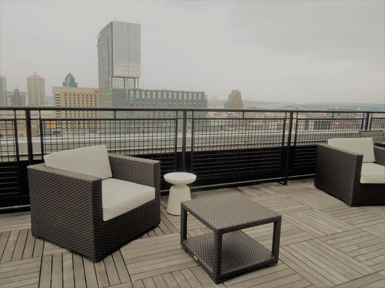 High Rise Downtown Venue Apartment Louisville Exterior photo