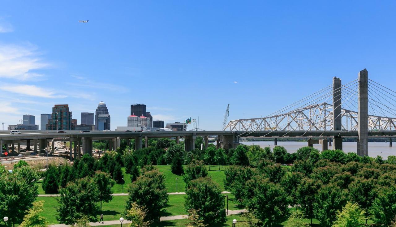 High Rise Downtown Venue Apartment Louisville Exterior photo