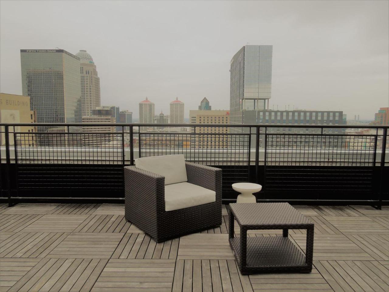 High Rise Downtown Venue Apartment Louisville Exterior photo